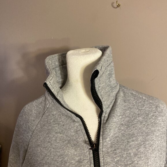 Lululemon Sz 6 Gray Full Zip High Mock Collar Chest Vents Yoga Fitness Jacket - Picture 3 of 10